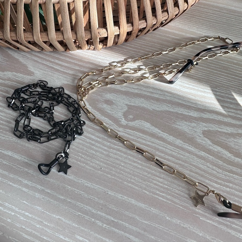 QUAY Gold & Black Glasses boxy link Chains (set of 2)